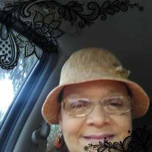 Meet your Posher, Alicia